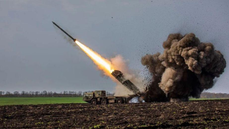 Russians threaten to strike Dnipro with missiles due to call centers, prompting comments from the Central Peacekeeping Department regarding the information.