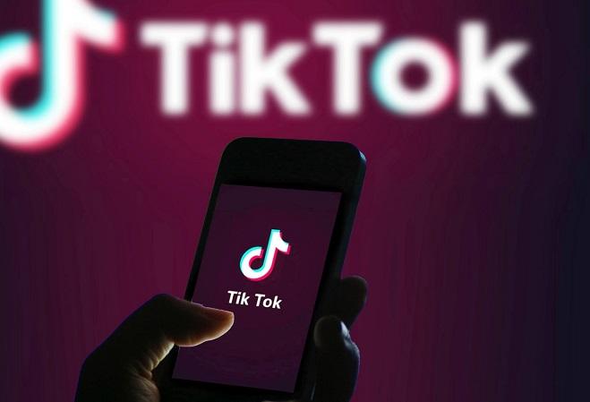 Трамп прагне відстрочити заборону TikTok, намагаючись врятувати цю соціальну мережу.