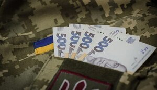 Рада зобов’язала уряд доплачувати по 70 тисяч військовим &quot;на нулі&quot;