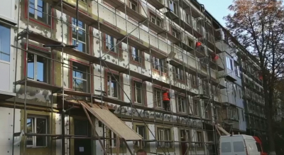 У КОВА показали, як виглядає після відбудови пошкоджений Росією будинок в Бучі за адресою Енергетиків, 2 (ВІДЕО)